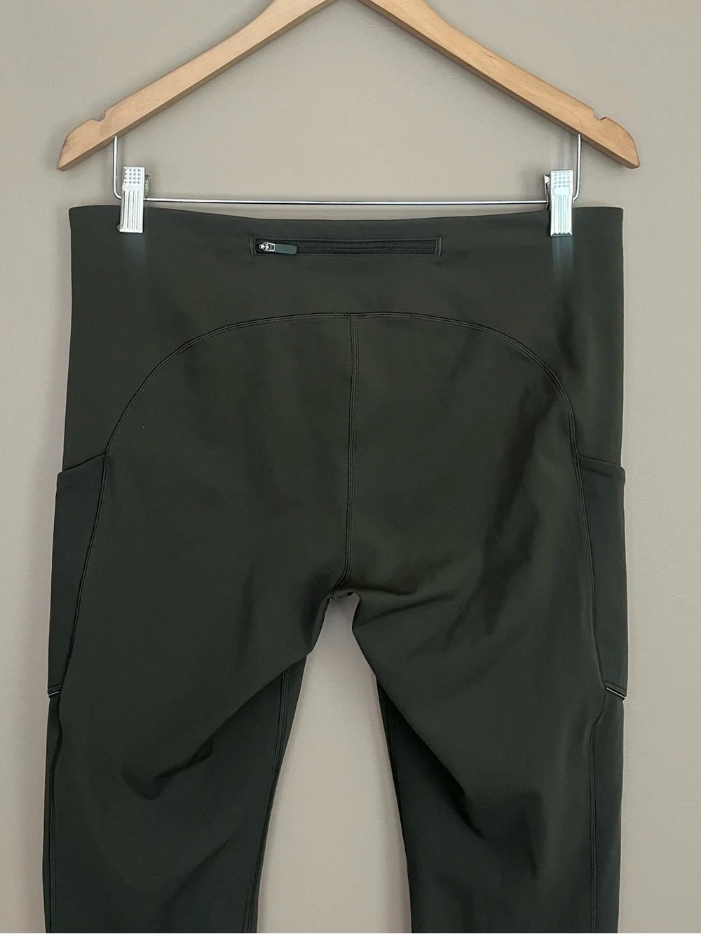 {Lululemon} Speed Up Tight Full-On Luxtreme 28